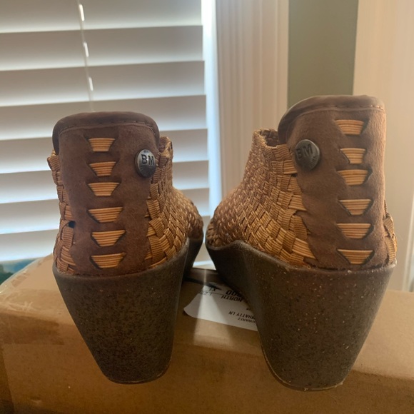 bernie mev. Shoes - Bernie Mev Gold Mesh Wedge Shoes SZ 37/7